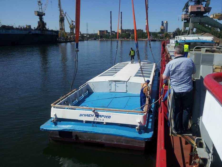 Wodowanie tramwajów wodnych 